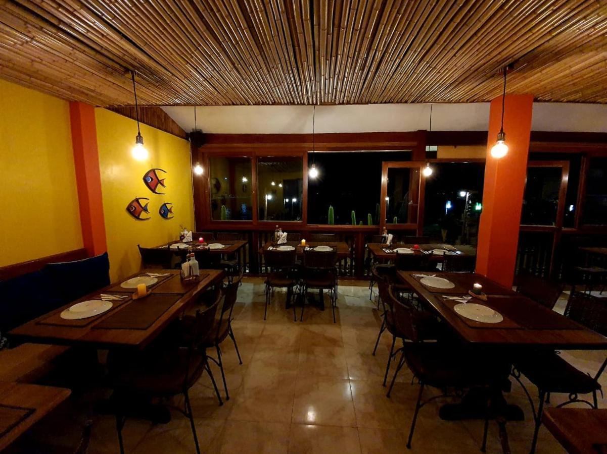 Pousada E Restaurante O Pescador Abraão Eksteriør billede